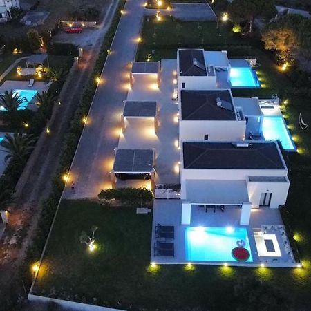 Les Residences สโวโรนาตา ภายนอก รูปภาพ